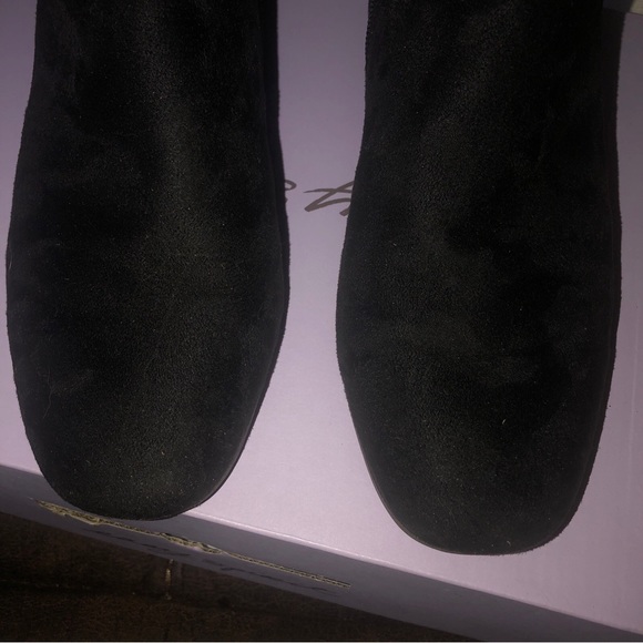 Easy spirit sz 8 M.  Black suede. In box with packaging materials.  Dalisia2 - Picture 8 of 13